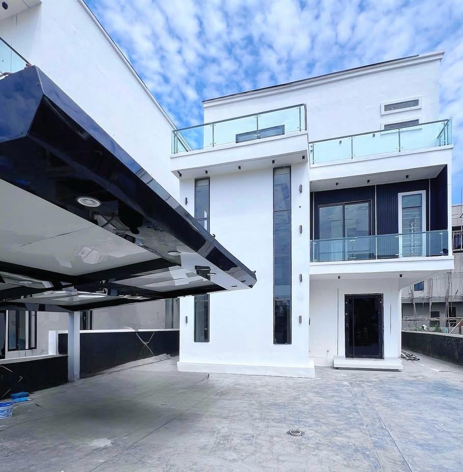 5 Bedroom Fully Detached Home with Cinema At Lekky County, Ikota