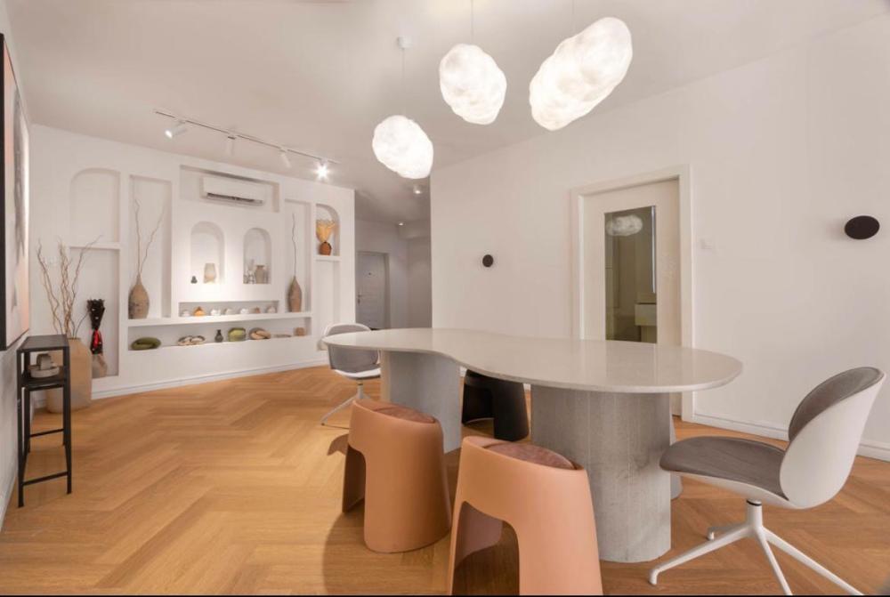 Luxury 2 Bedroom Apartment