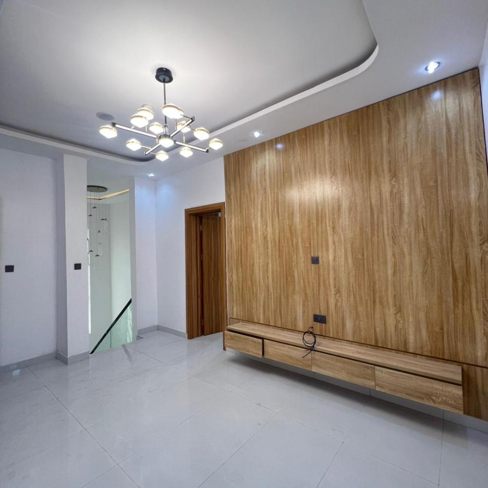 4 BEDROOM FULLY DETACHED DUPLEX FOR RENT