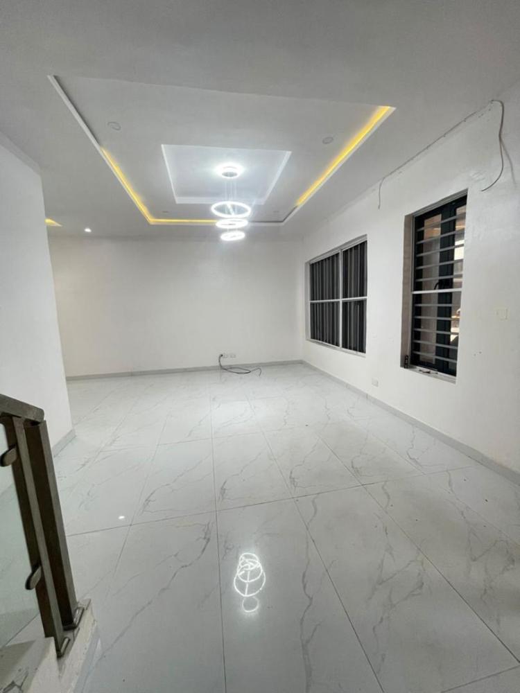 Exquisite 3 Bedroom Terrace Duplex