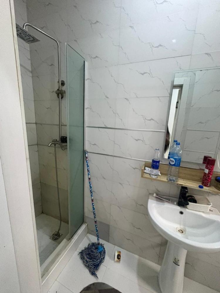 4 bedroom semi detached duplex  With solar that can carry everything Rent