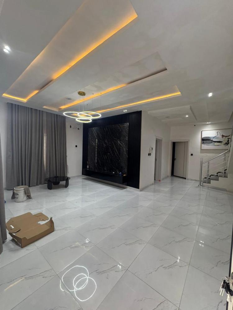 4 bedroom semi detached duplex  With solar that can carry everything Rent