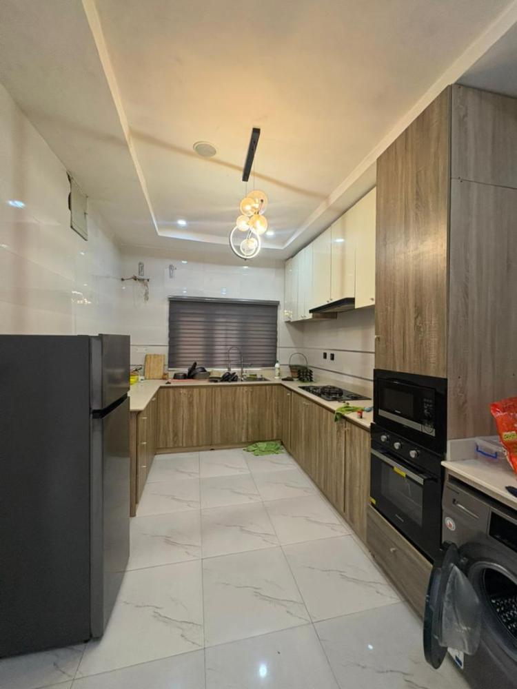 4 bedroom semi detached duplex  With solar that can carry everything Rent