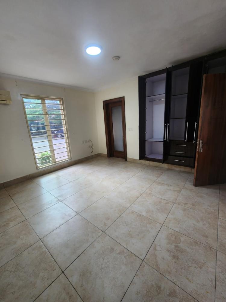 SERVICED 4 BEDROOM FLAT WITH BQ,FITTED KITCHEN,EN-SUITE ROOMS,