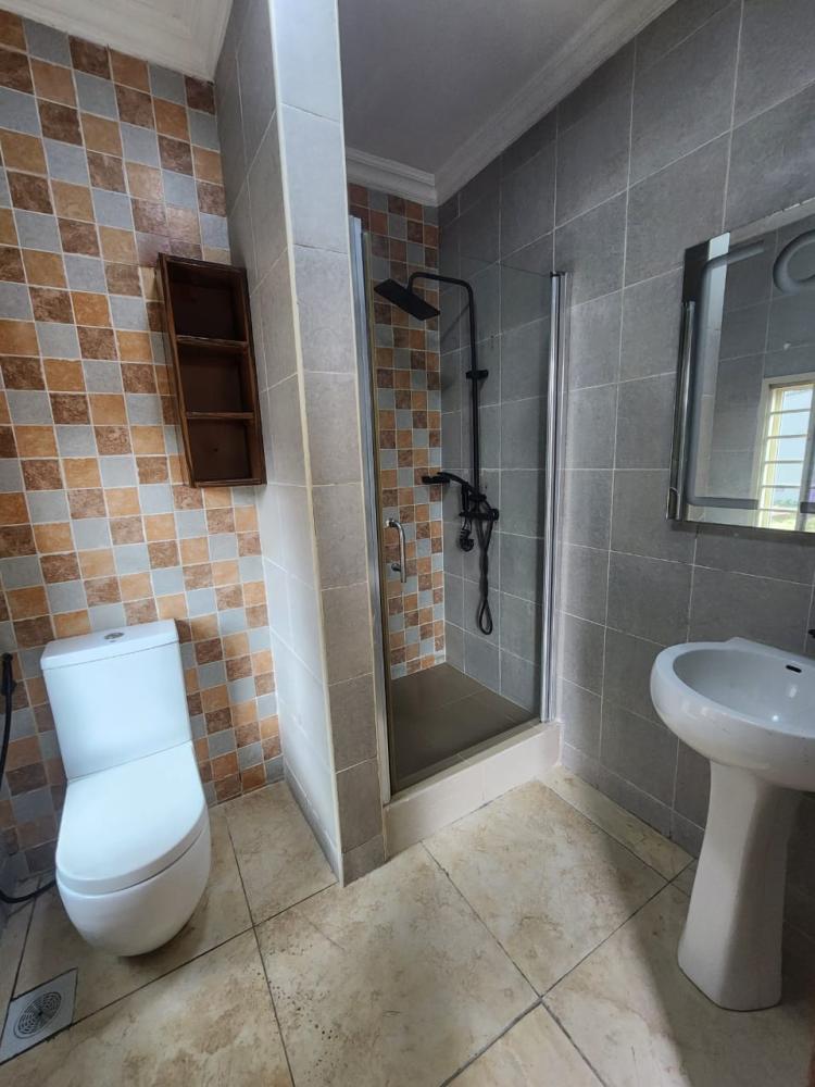 SERVICED 4 BEDROOM FLAT WITH BQ,FITTED KITCHEN,EN-SUITE ROOMS,