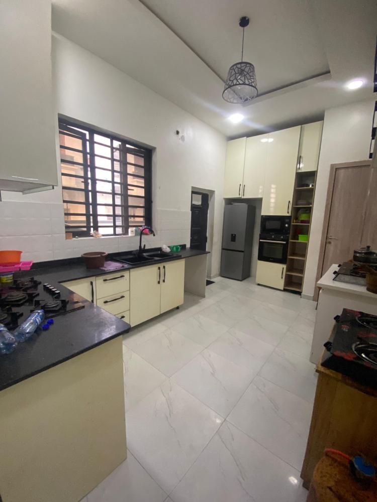 BQ with shared kitchen at Westend estate, Lekki County, Lekki. 