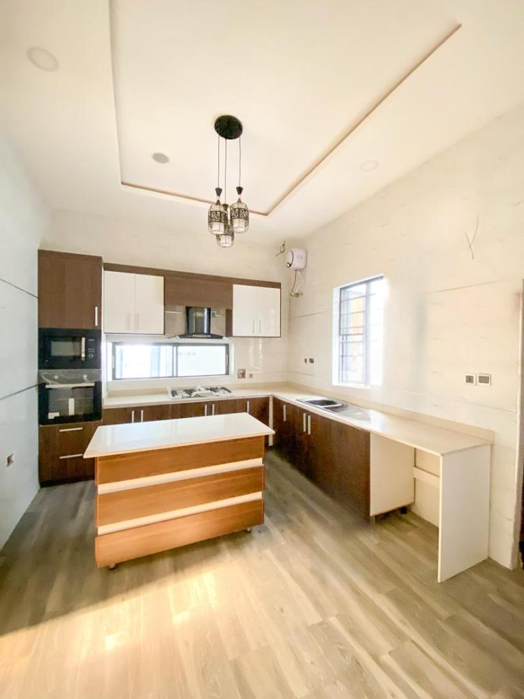 4 Bedroom Duplex for rent Orchid