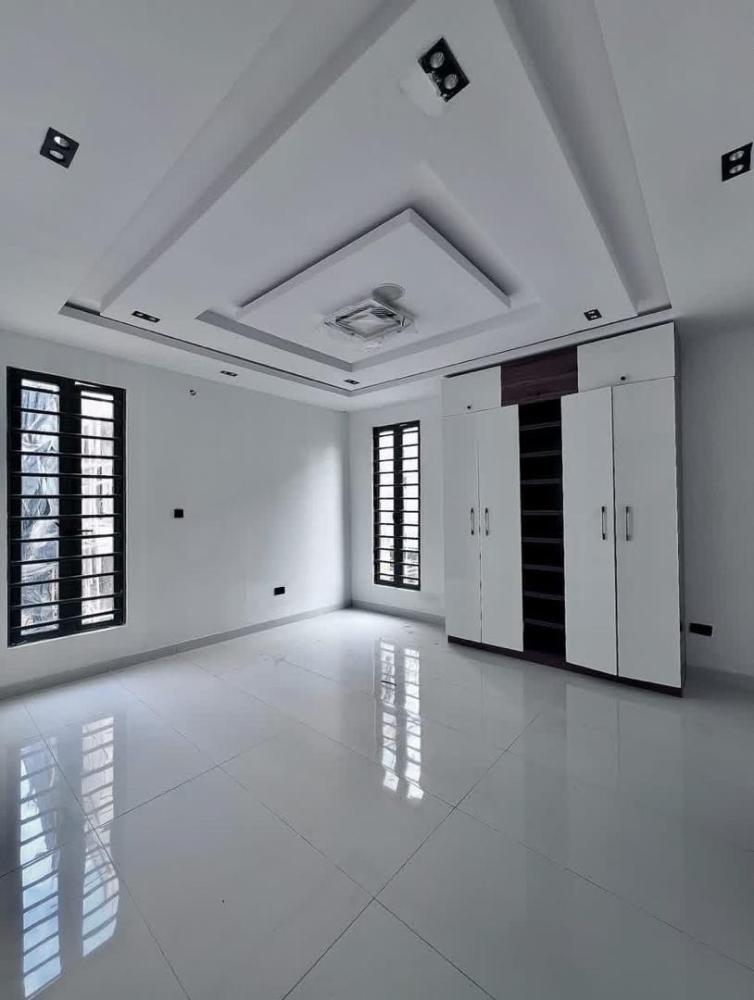 5 Bedroom Fully Detached Home with Cinema At Lekky County, Ikota