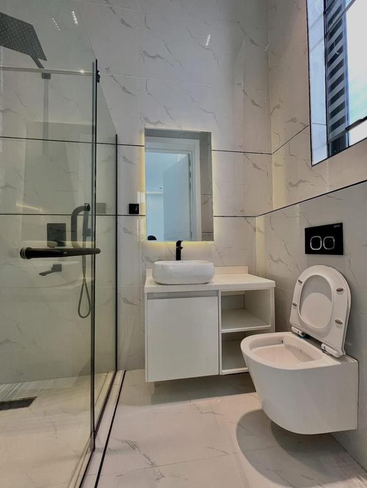 LEKKY COUNTY, LEKKI | N580M CONTEMPORARY 5 BEDROOM FULLY DETACHED DUPLEX WITH SWIMMING POOL, 5 CARS SPACE FOR SALE ‼️