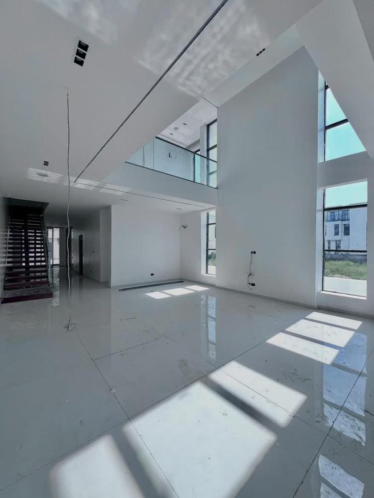 COWRIE CREEK , IKATE LEKKI | N1B CONTEMPORARY 5 BEDROOM SEMI-DETACHED HOME WITH ELEVATOR , SWIMMING POOL, CINEMA , ROOF TOP TERRACE FOR SALE‼️‼️