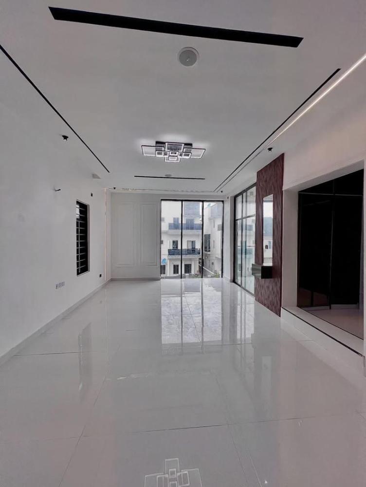 AJAH LAGOS | 5 BED | N260M NET CONTEMPORARY 5 BEDROOM FULLY DETACHED DUPLEX WITH SWIMMING POOL, INVERTER &amp; BATTERIES, GYM ROOM FOR SALE‼️‼️