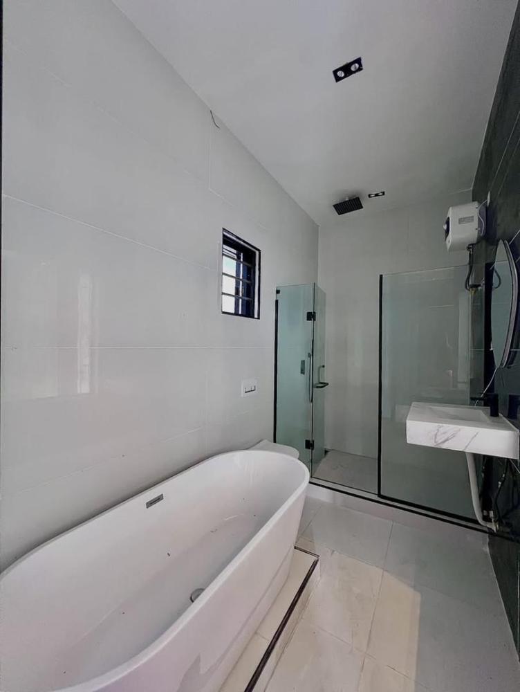 AJAH LAGOS | 5 BED | N260M NET CONTEMPORARY 5 BEDROOM FULLY DETACHED DUPLEX WITH SWIMMING POOL, INVERTER &amp; BATTERIES, GYM ROOM FOR SALE‼️‼️