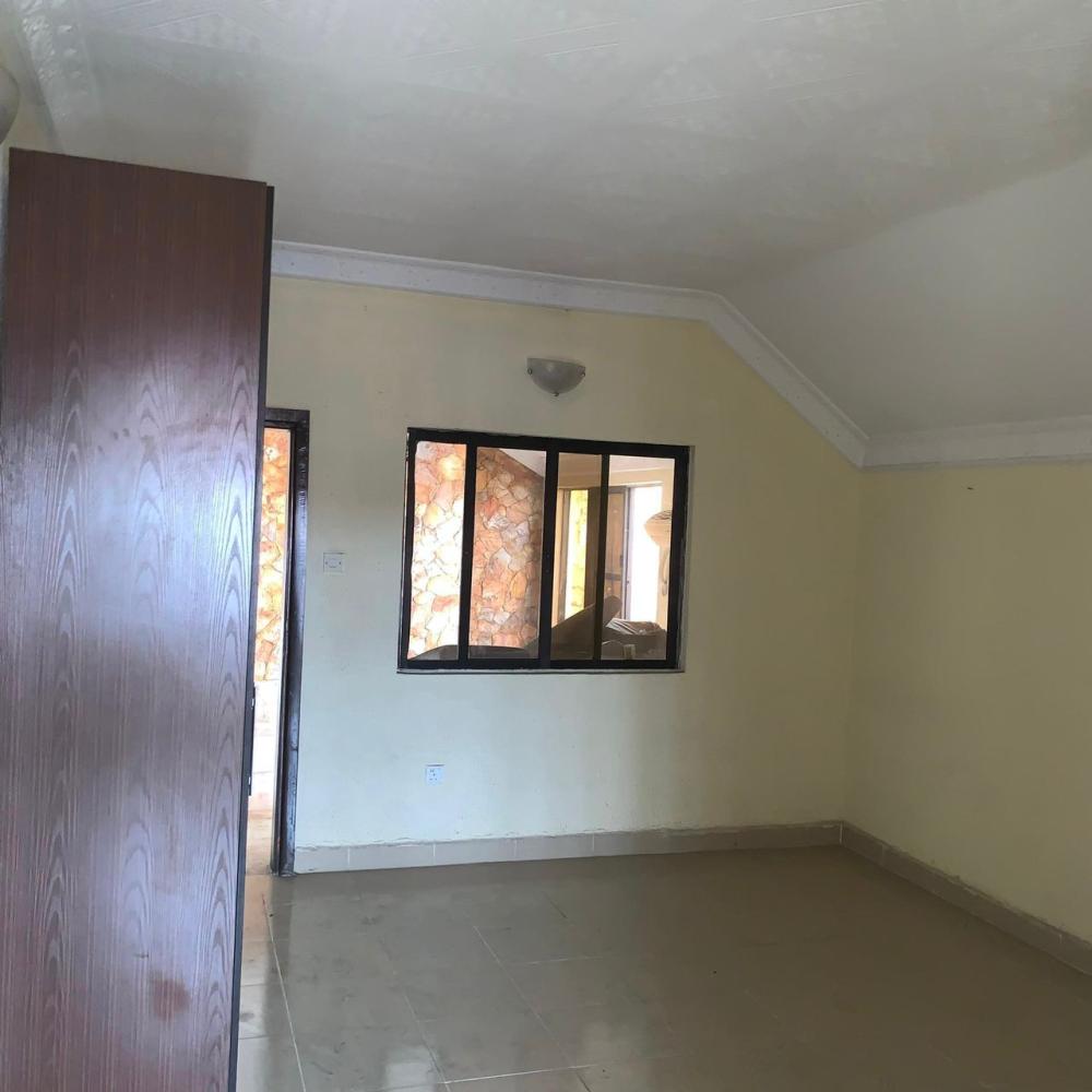 4 BED || 18 MILLION || LEKKI PHASE 1, LAGOS