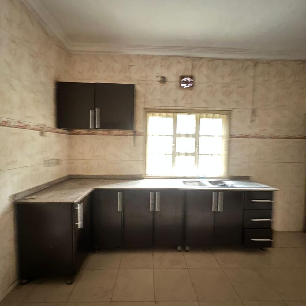 5 BED || 12 MILLION || LEKKI PHASE 1, LAGOS