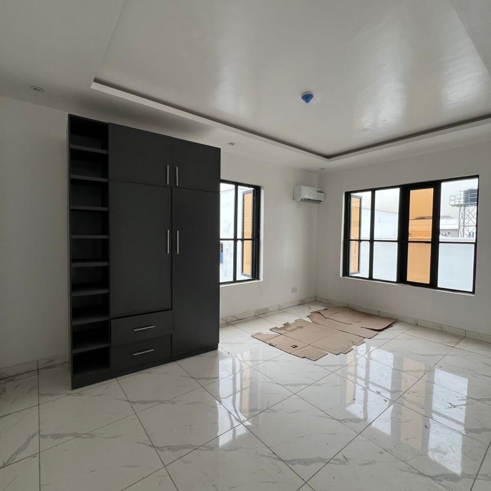 2 BED || 300 MILLION || IKATE, LEKKI,LAGOS