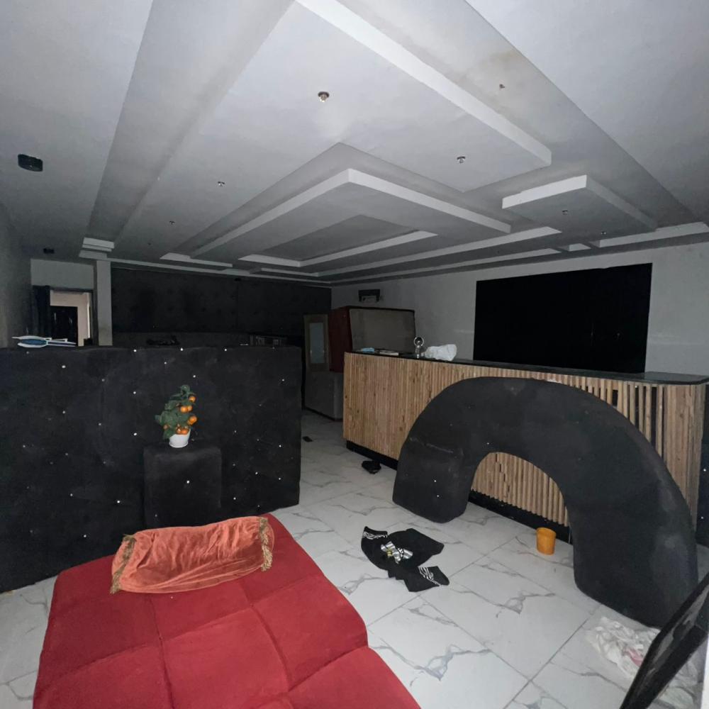 8 BED&amp; 3BQ || 40 MILLION || LEKKI PHASE 1, LAGOS