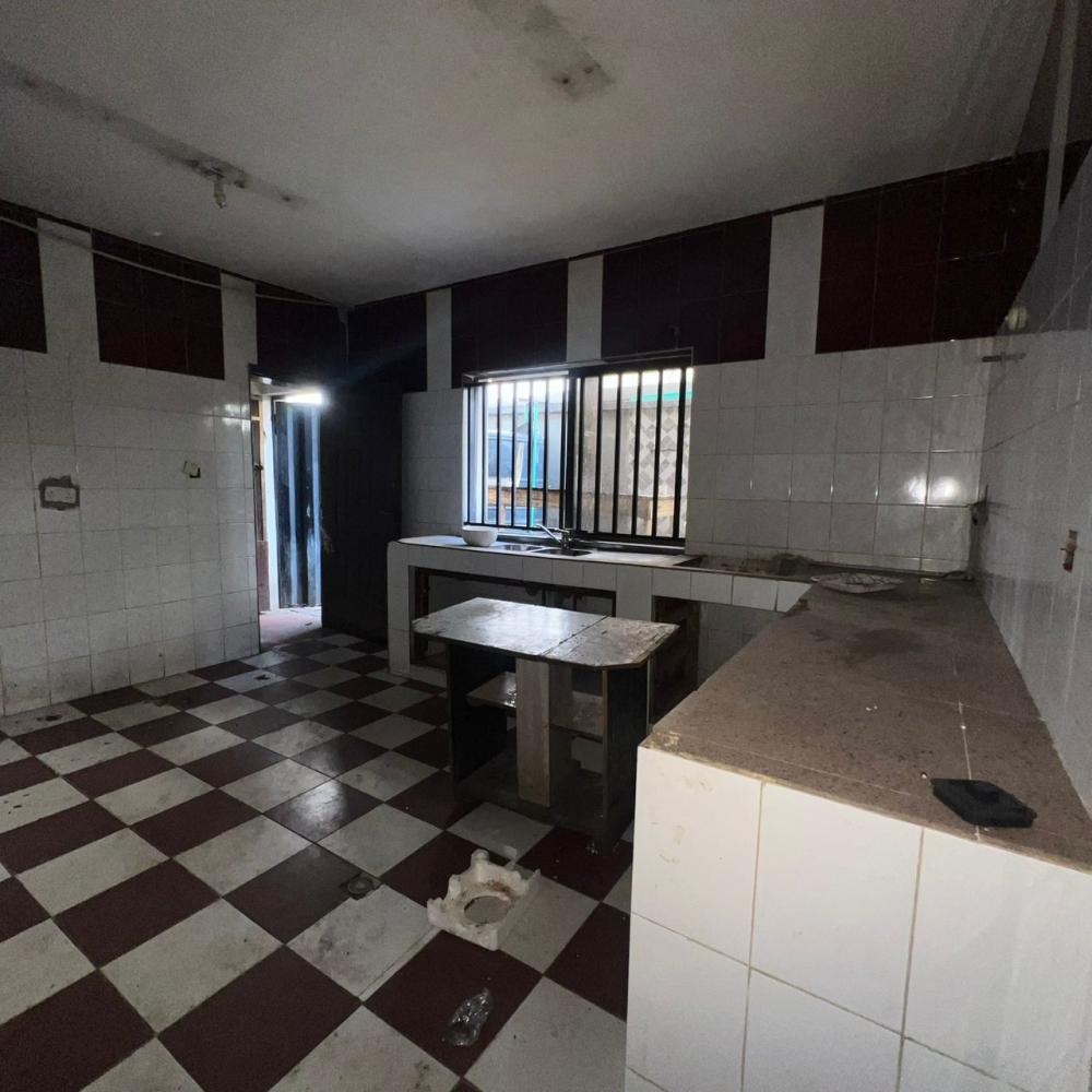 8 BED&amp; 3BQ || 40 MILLION || LEKKI PHASE 1, LAGOS