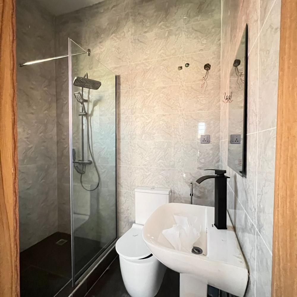 4 BEDROOM FULLY DETACHED DUPLEX FOR RENT