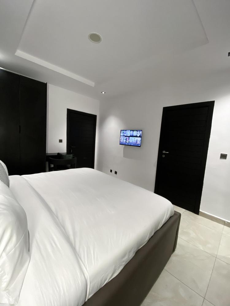 Luxury 3/2 Bedroom Apartment Available for Bookings at Lekki Phase 1 (LSPDC Apartment)