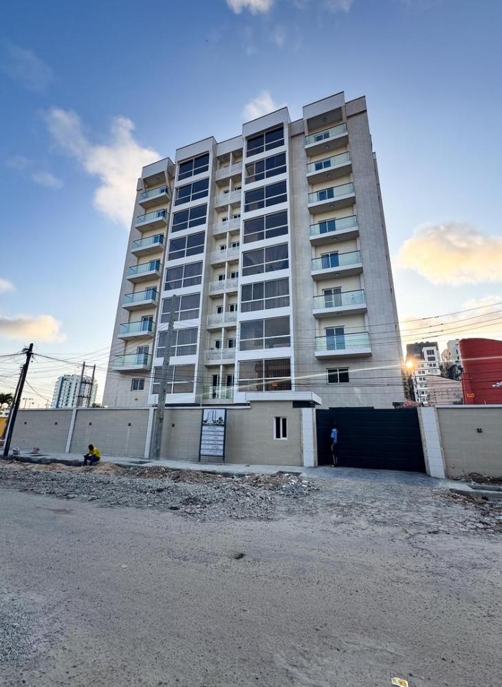 2 BEDROOM APARTMENT WITH ELEVATOR AND POOL AT VICTORIA ISLAND LAGOS