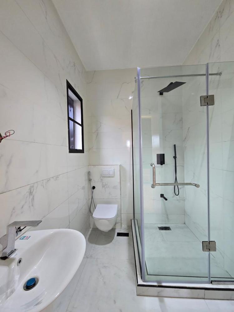 4 Bedroom Fully Detached Duplex at Lekki Phase 1.