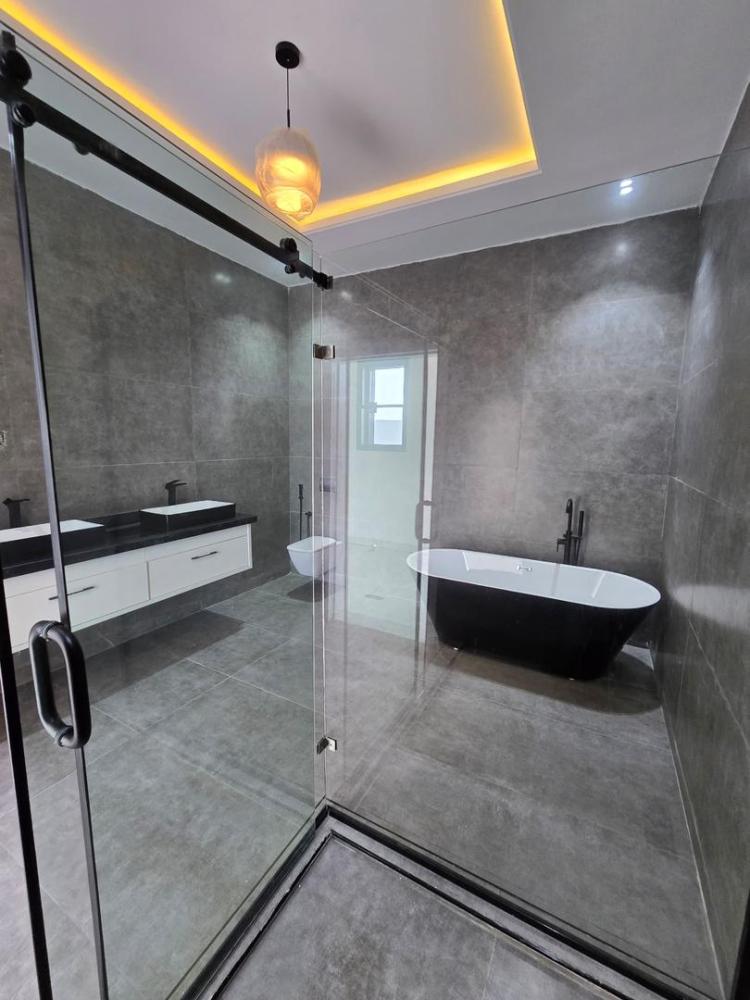 4 Bedroom Fully Detached Duplex at Lekki Phase 1.