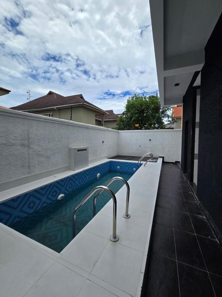 4 Bedroom Fully Detached Duplex at Lekki Phase 1.