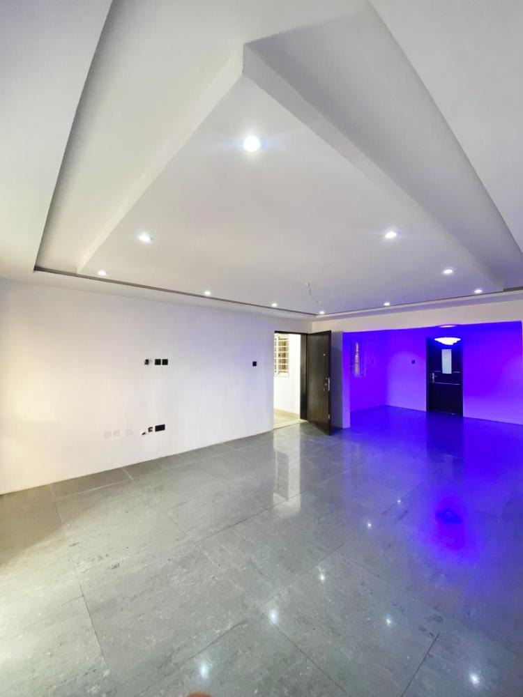 3 BEDROOM APARTMENT AVAILABLE AT LEKKI PHASE 1, LEKKI, LAGOS STATE.