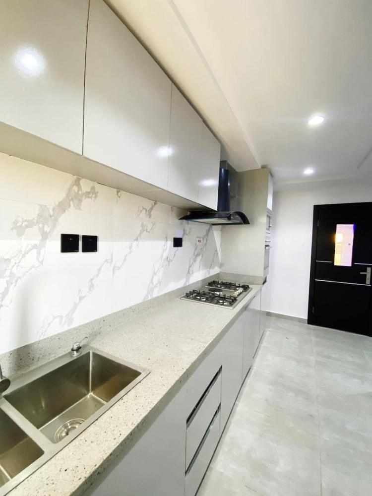 3 BEDROOM APARTMENT AVAILABLE AT LEKKI PHASE 1, LEKKI, LAGOS STATE.