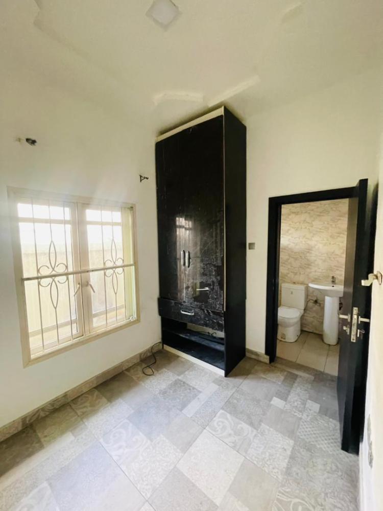 5 BEDROOM FULLY DETACHED DUPLEX AVAILABLE AT IKOTA, LEKKI