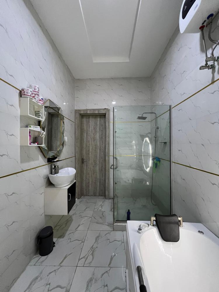 4 bedroom semi-detached duplex with a BQ.