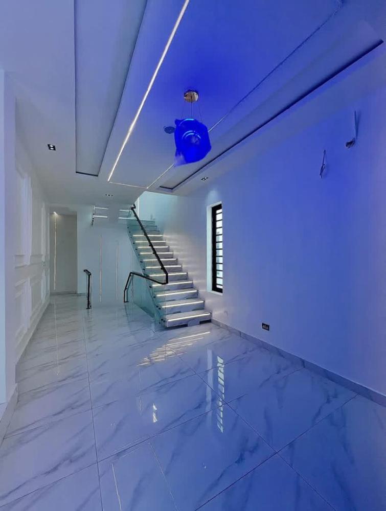 5 BEDROOM FULLY DETACHED DUPLEX WITH ROOF TOP TERRACE, WITH SWIMMING POOL AND BQ LOCATED AT OLOGOLO, LEKKI