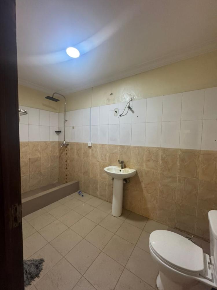 3 bedroom duplex  Rent 4.5m Agency :500k