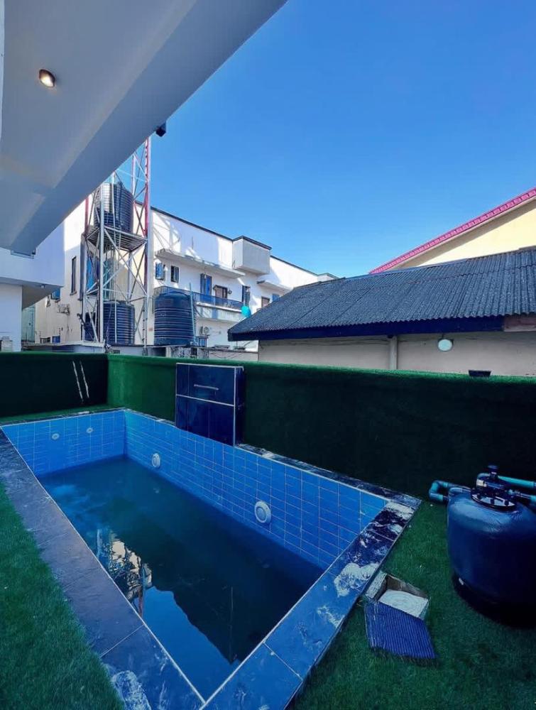5 BEDROOM FULLY DETACHED DUPLEX WITH ROOF TOP TERRACE, WITH SWIMMING POOL AND BQ LOCATED AT OLOGOLO, LEKKI