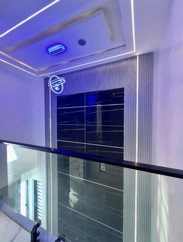 5 BEDROOM FULLY DETACHED DUPLEX WITH ROOF TOP TERRACE, WITH SWIMMING POOL AND BQ LOCATED AT OLOGOLO, LEKKI