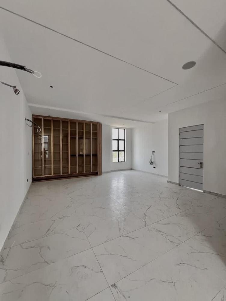 5 Bedroom Fully Detached Duplex Available at Ikate, Lekki.