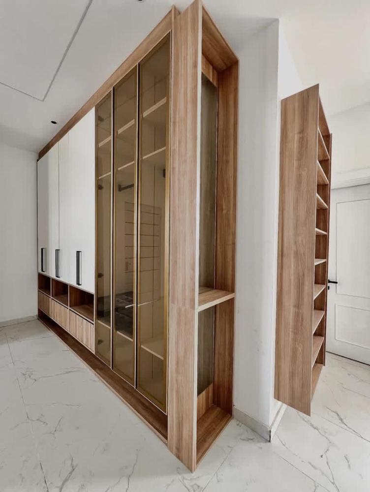 5 Bedroom Fully Detached Duplex Available at Ikate, Lekki.