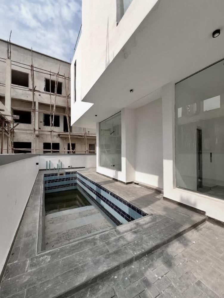 5 Bedroom Fully Detached Duplex Available at Ikate, Lekki.