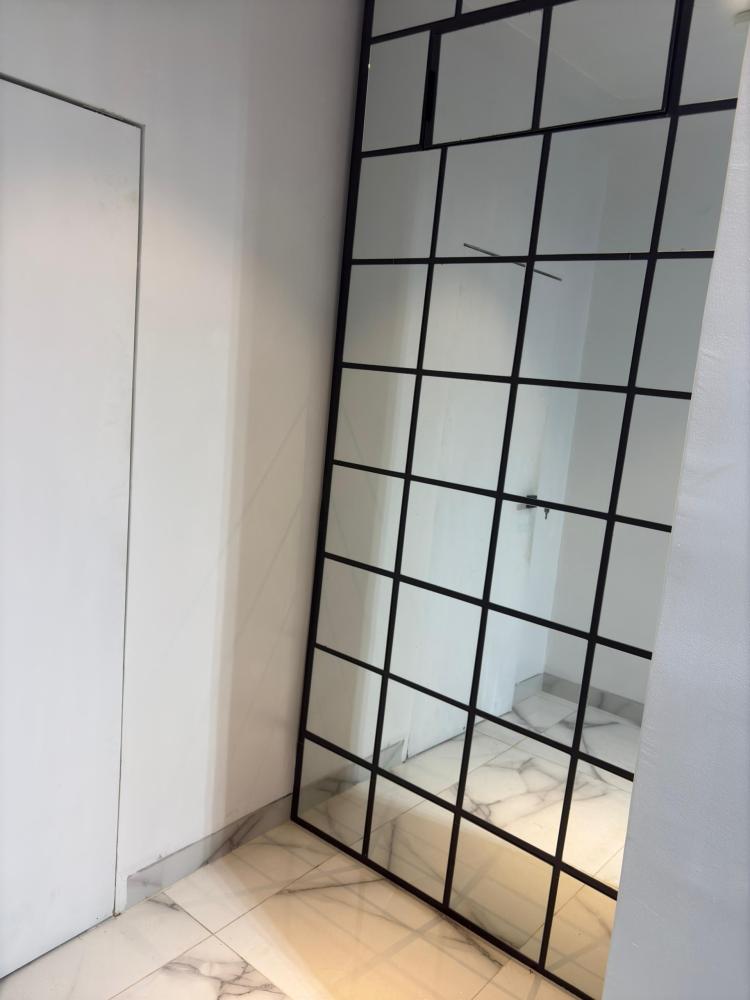 One bedroom  With PS5 and massage chair Ikoyi  Available for bookings today