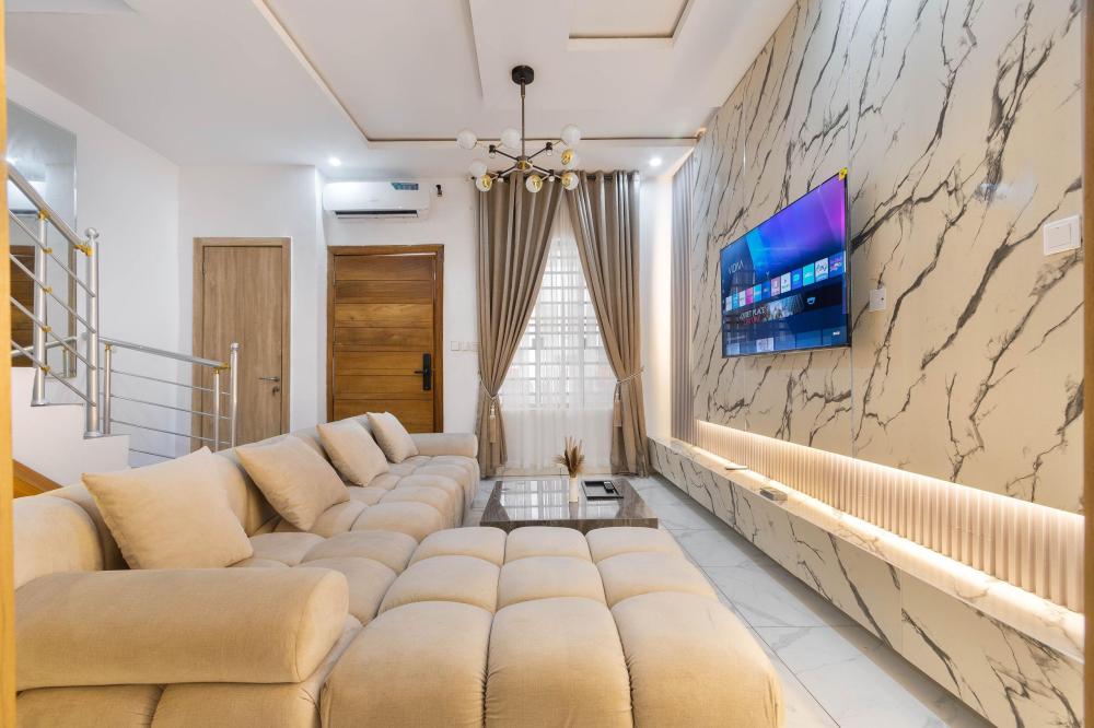 BRAND NEW 1/2 BEDROOM APARTMENT WITH *PRIVATE CINEMA SNOOKER,TABLE TENNIS* AND  OTHER TOP NOTCH AMENITIES AVAILABLE.  Location📍IKOTA GRA , LEKKI