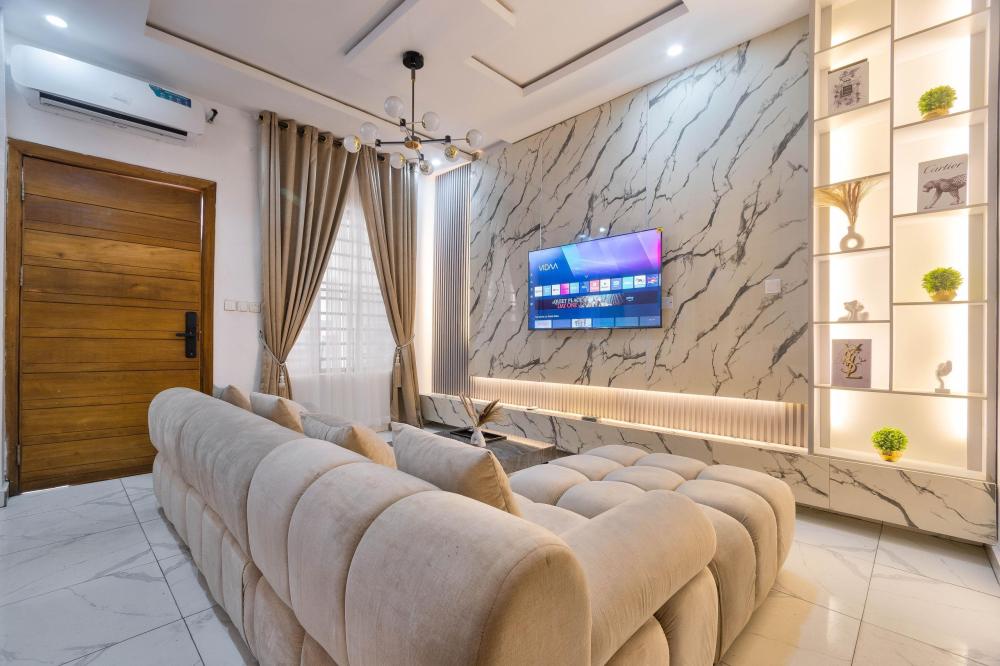 BRAND NEW 1/2 BEDROOM APARTMENT WITH *PRIVATE CINEMA SNOOKER,TABLE TENNIS* AND  OTHER TOP NOTCH AMENITIES AVAILABLE.  Location📍IKOTA GRA , LEKKI