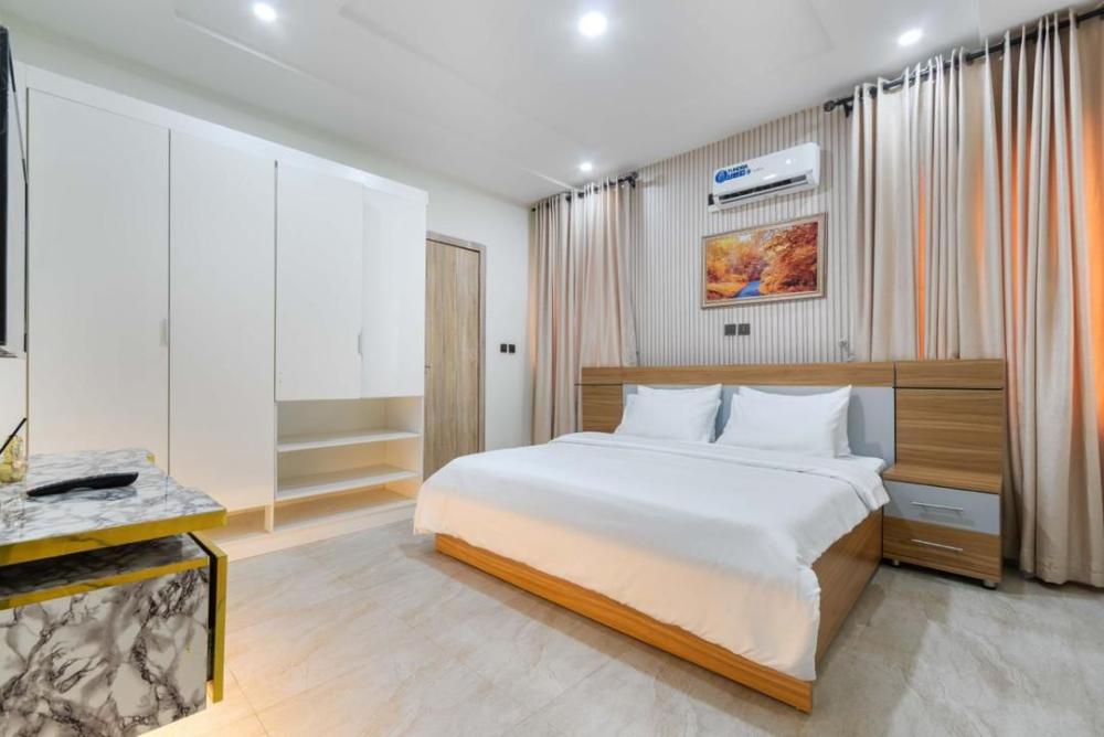luxury 3/4 bedroom  luxurious apartment for your home away from home experience .