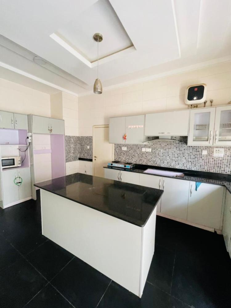 Shared Apartment available At Lekki County, Ikota.