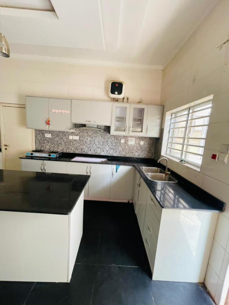 Shared Apartment available At Lekki County, Ikota.