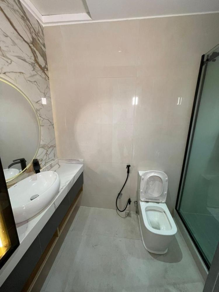 5 Bedroom Fully Detached Duplex Available at Ologolo, Lekki