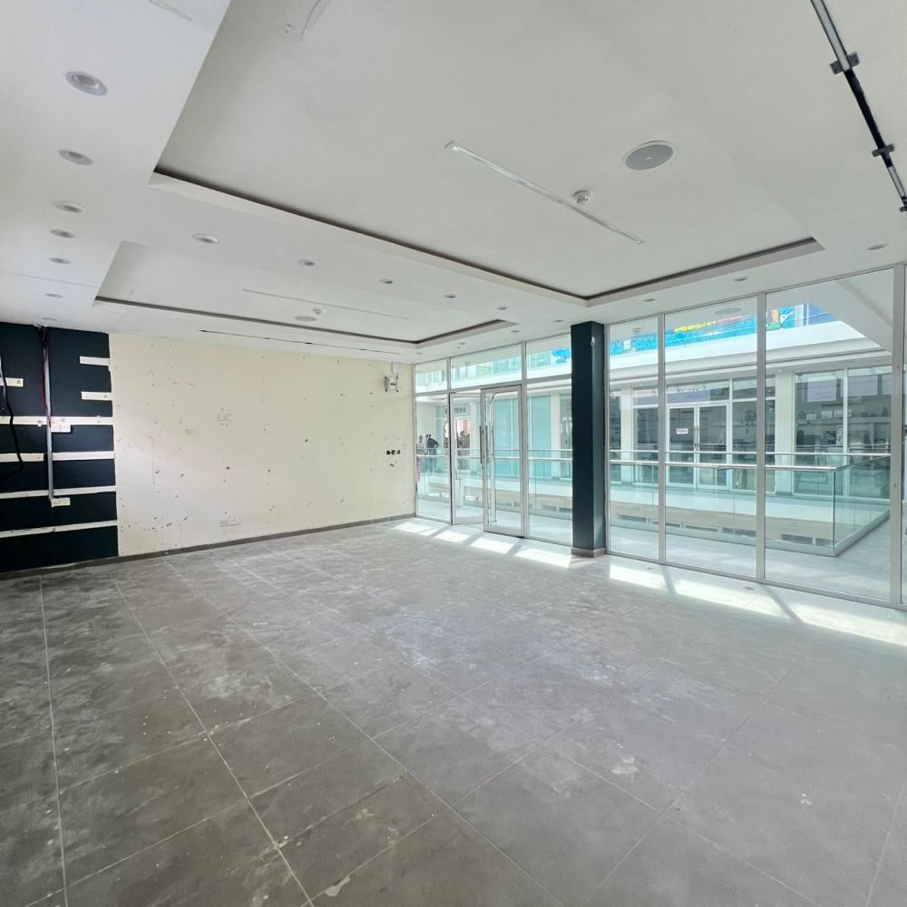 OFFICE/SHOP SPACE || 6.750 MILLION || LEKKI PHASE 1 ,LAGOS