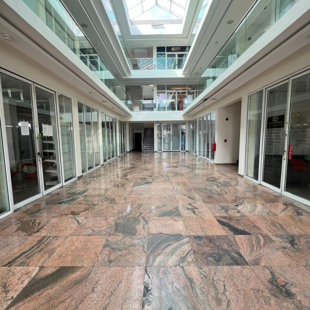 OFFICE/SHOP SPACE || 6.750 MILLION || LEKKI PHASE 1 ,LAGOS67500000