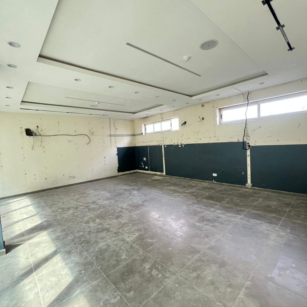 OFFICE/SHOP SPACE || 6.750 MILLION || LEKKI PHASE 1 ,LAGOS