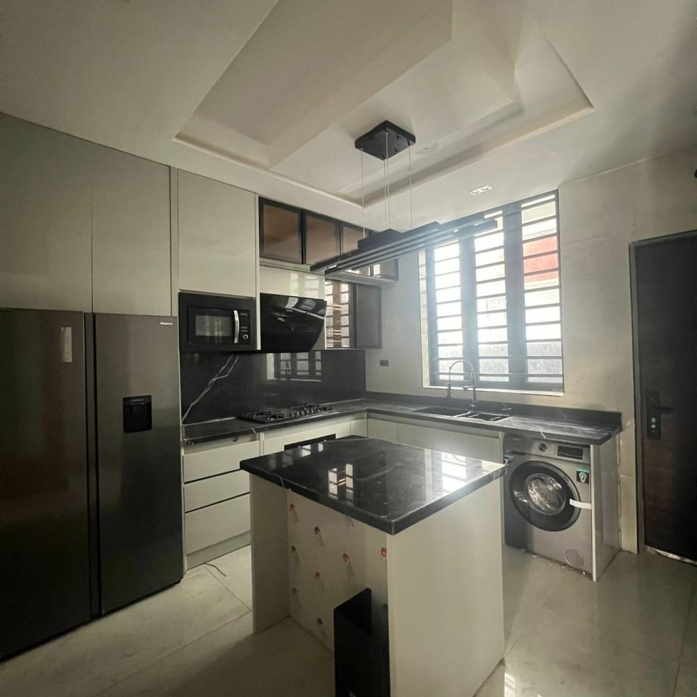 5 BED &amp; BQ || 650 MILLION || , LEKKI, PHASE 1, LAGOS