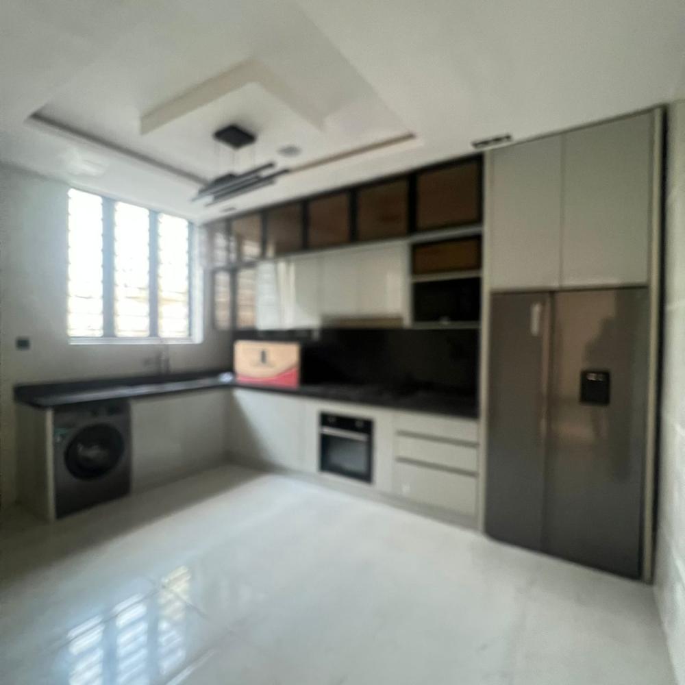 5 BED &amp; BQ || 750 MILLION || , LEKKI, PHASE 1, LAGOS  For Sales